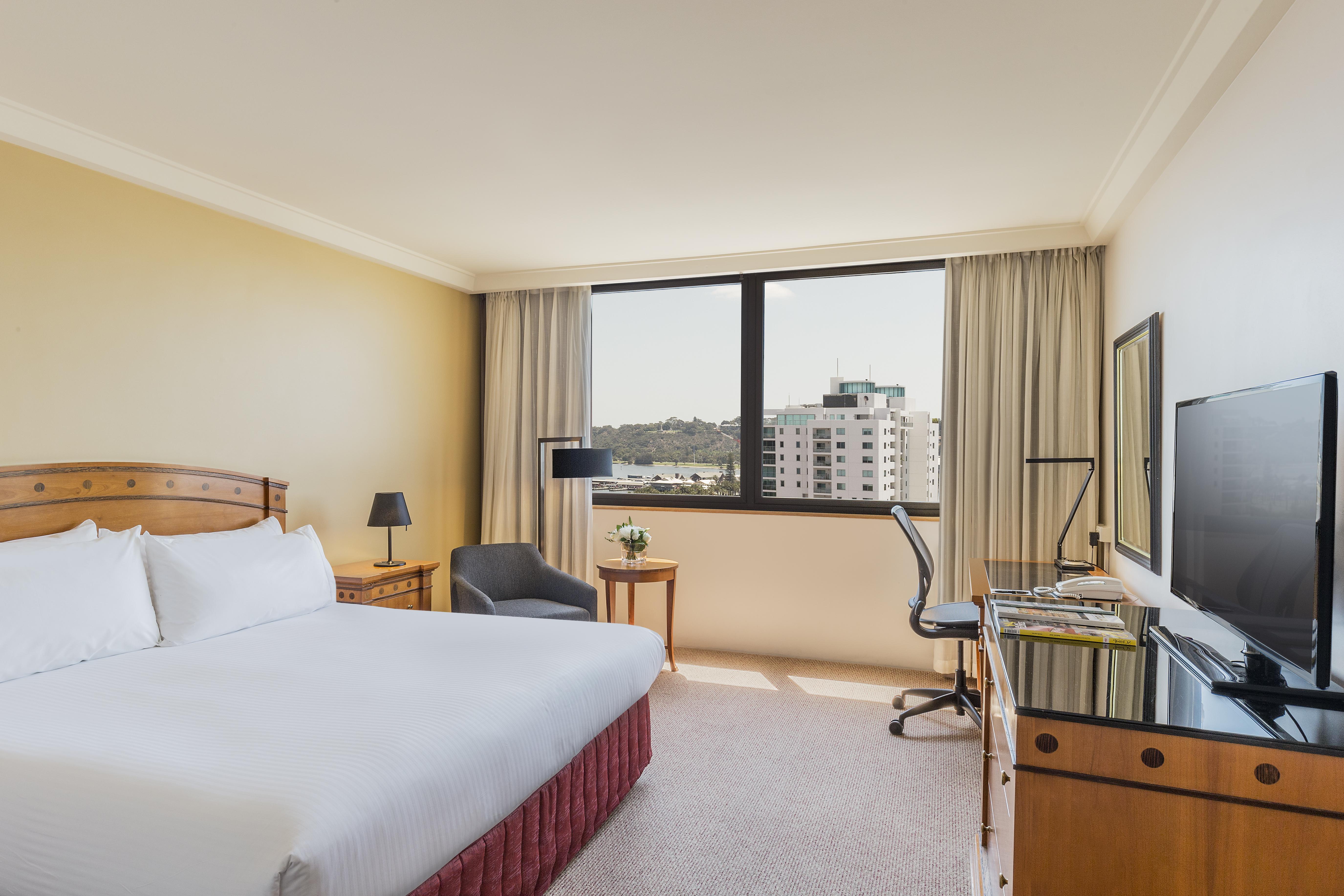 Отель Pan Pacific Перт Экстерьер фото A room at the Hilton Sydney