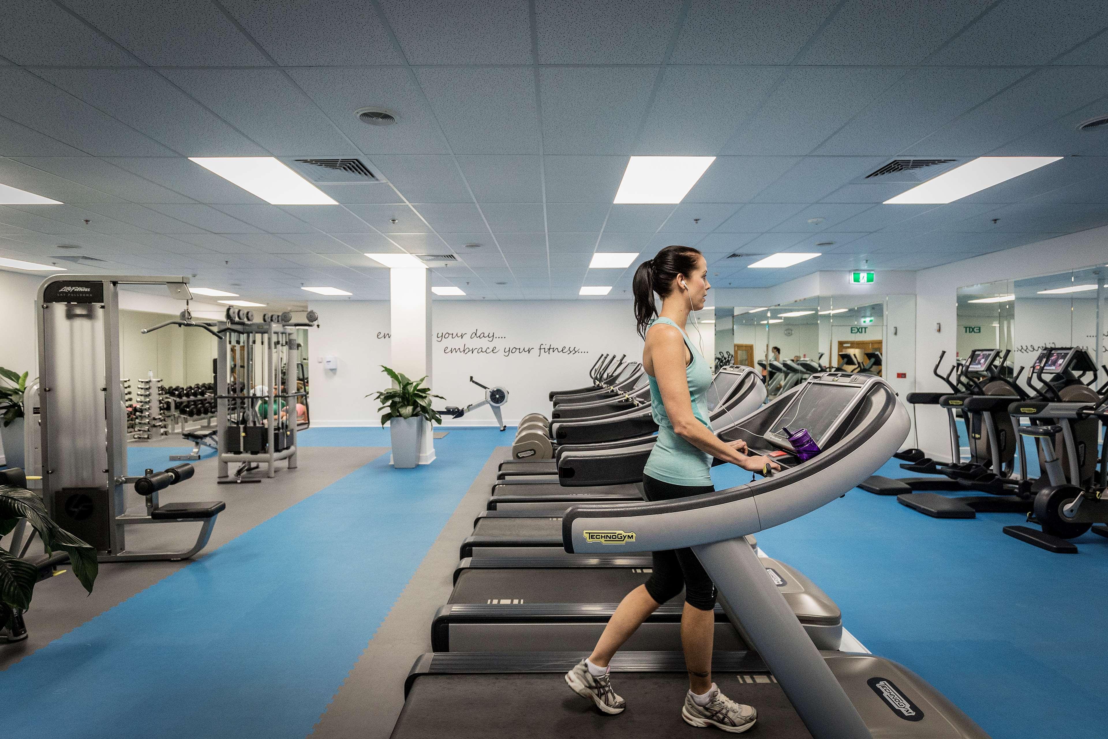 Отель Pan Pacific Перт Экстерьер фото The gym at the Australian Institute of Sport