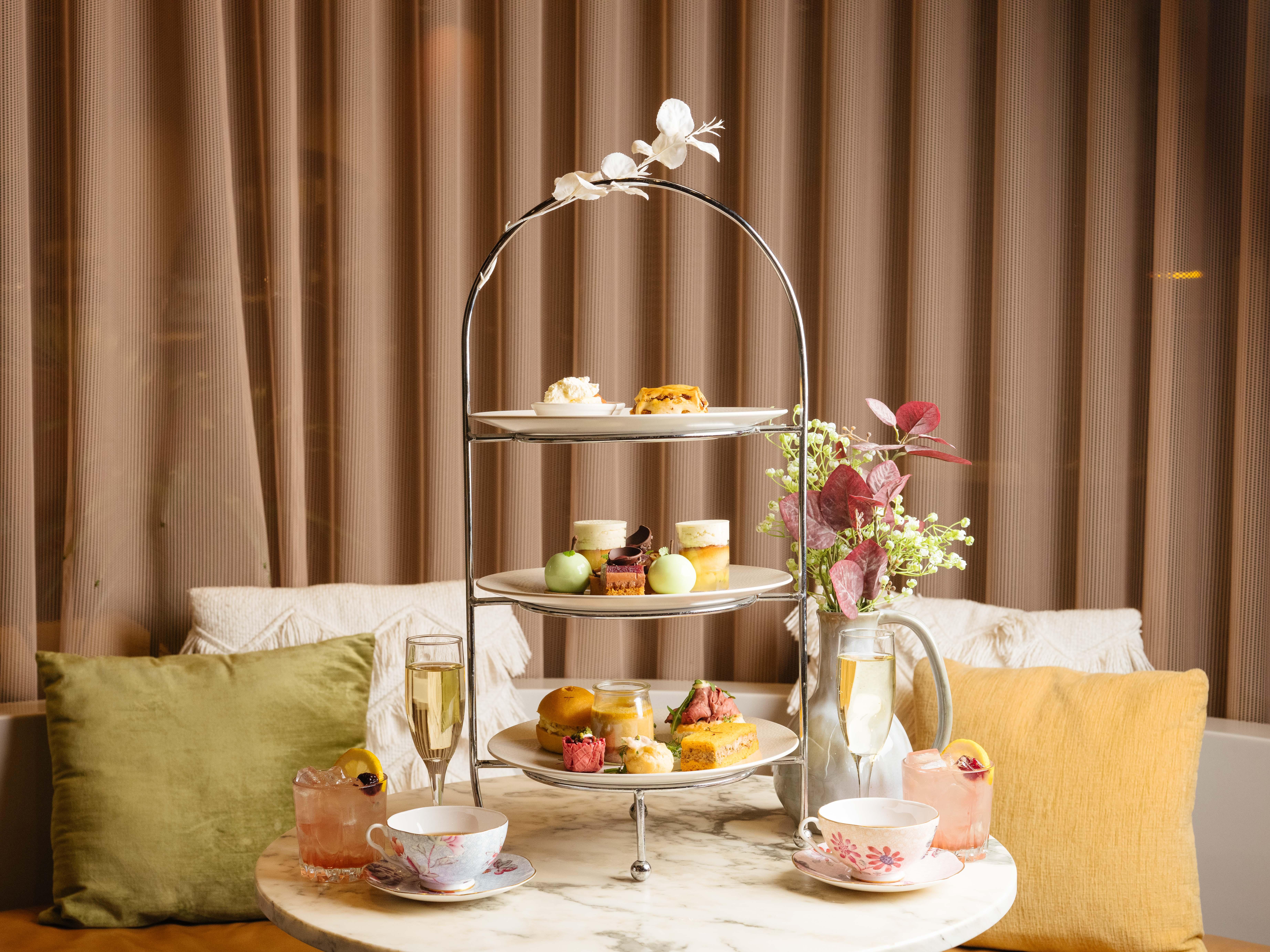 Отель Pan Pacific Перт Экстерьер фото Afternoon tea at the Mandarin Oriental, Hong Kong